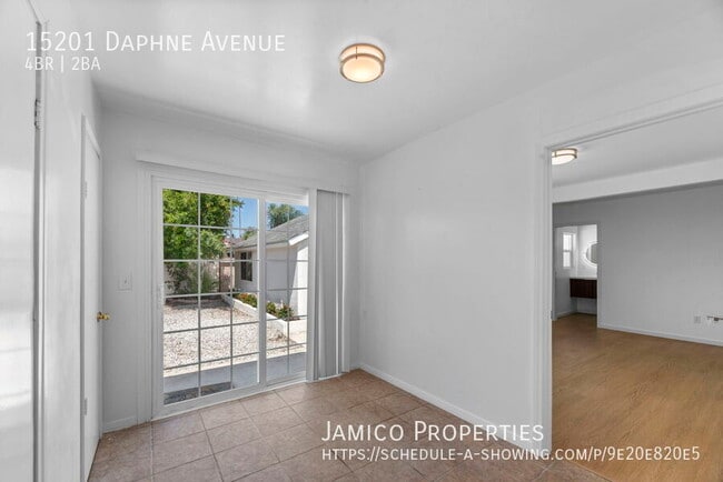 Building Photo - 15201 Daphne Ave