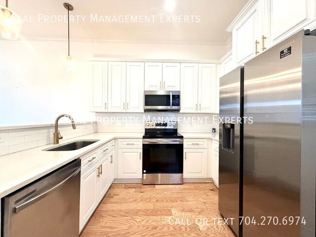 Building Photo - 269 W G St