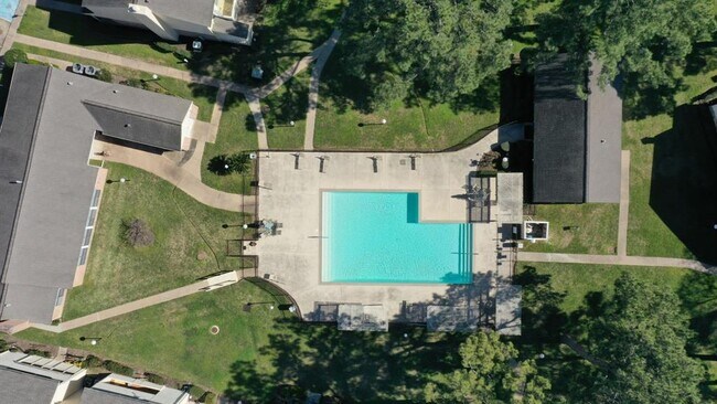 Building Photo - 14555 Wunderlich Dr