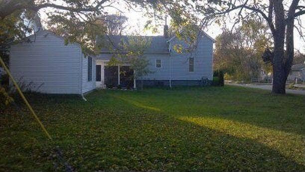 Back of house. There also is a fire pit not pictured hre. - 2004 Clay St