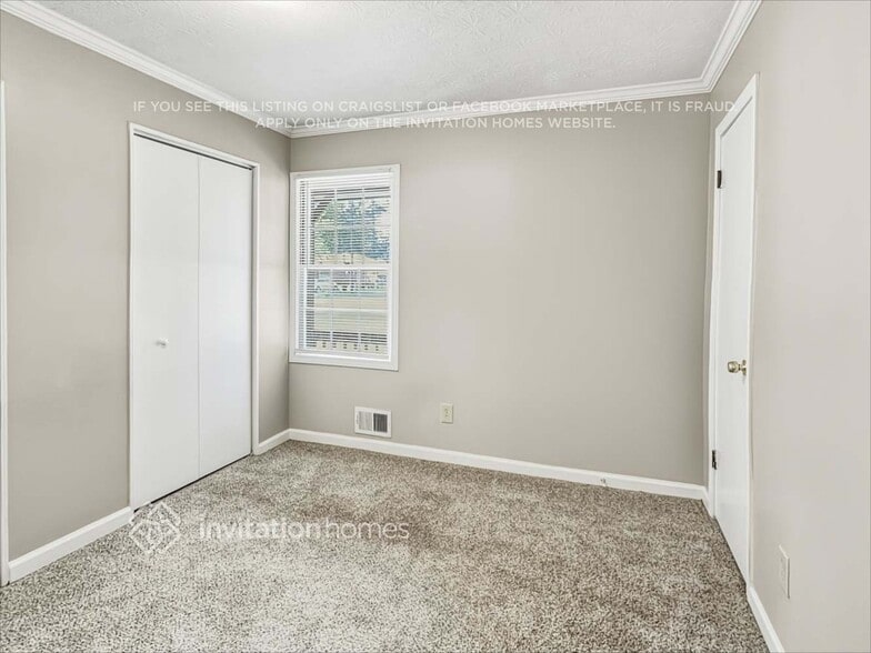 Building Photo - 4412 Bryant Dr SW