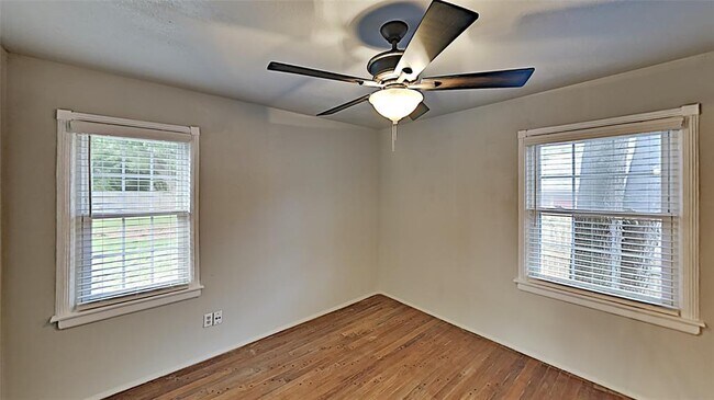 Building Photo - 2817 Clermont Pl