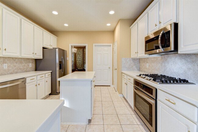 Building Photo - 8918 Cade Dr