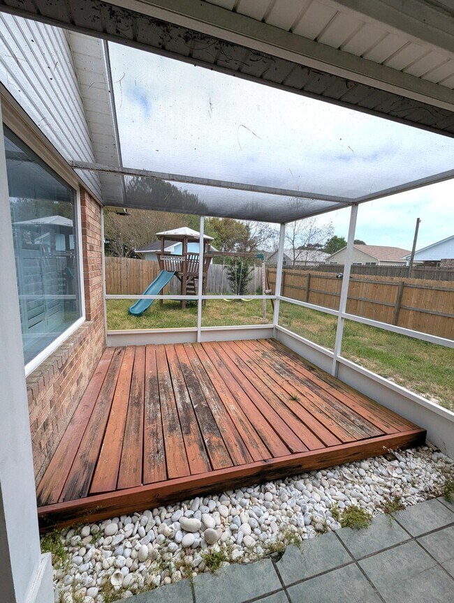 Building Photo - 9475 Pine Lily Ct