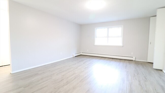Building Photo - 139 Litchfield Pines Dr