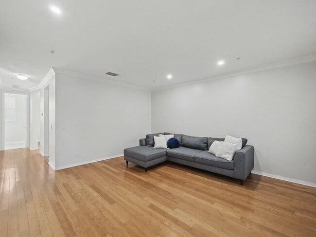 Building Photo - 1460 Corbison Point Pl