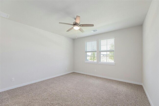 Building Photo - 512 Clearlake Dr