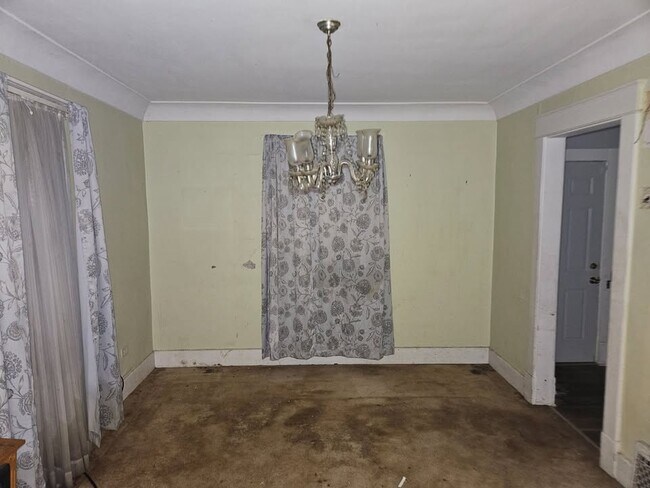 Building Photo - 2225 Academy Ave