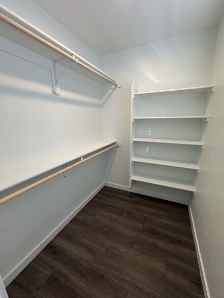 Building Photo - 509 N Trixie Ave
