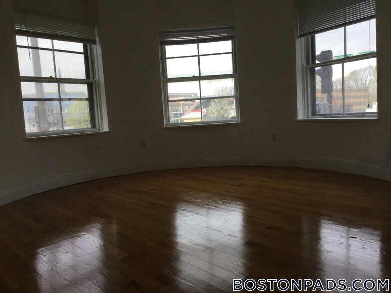 Building Photo - 119 Washington St