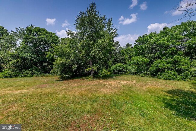 Building Photo - 1122 Tristram Cir