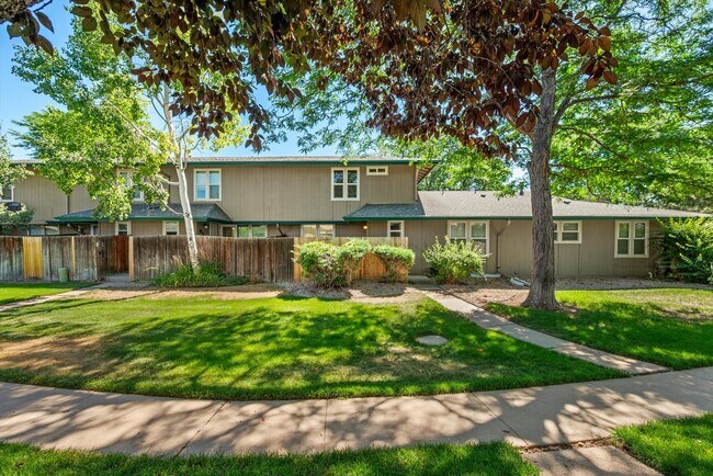 Building Photo - Comfort, Convenience & Style in the Heart of Greenwood Village