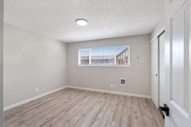 Building Photo - Ground floor apartment