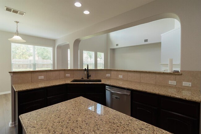 Building Photo - 2102 Monticello Ct