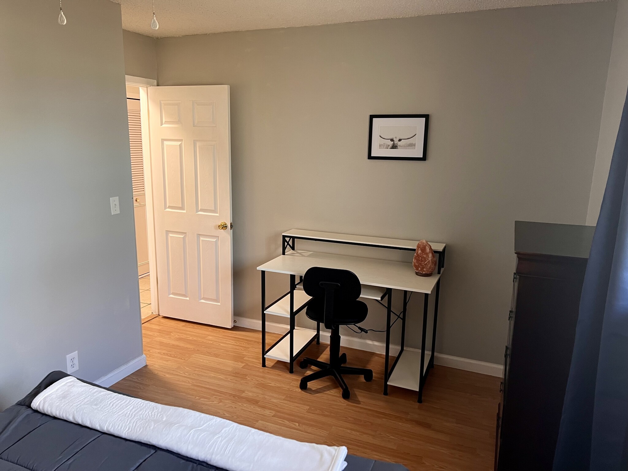 Building Photo - 8403 Glen Echo