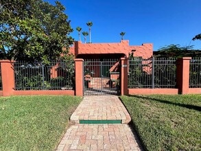 Building Photo - 101 W Madison St