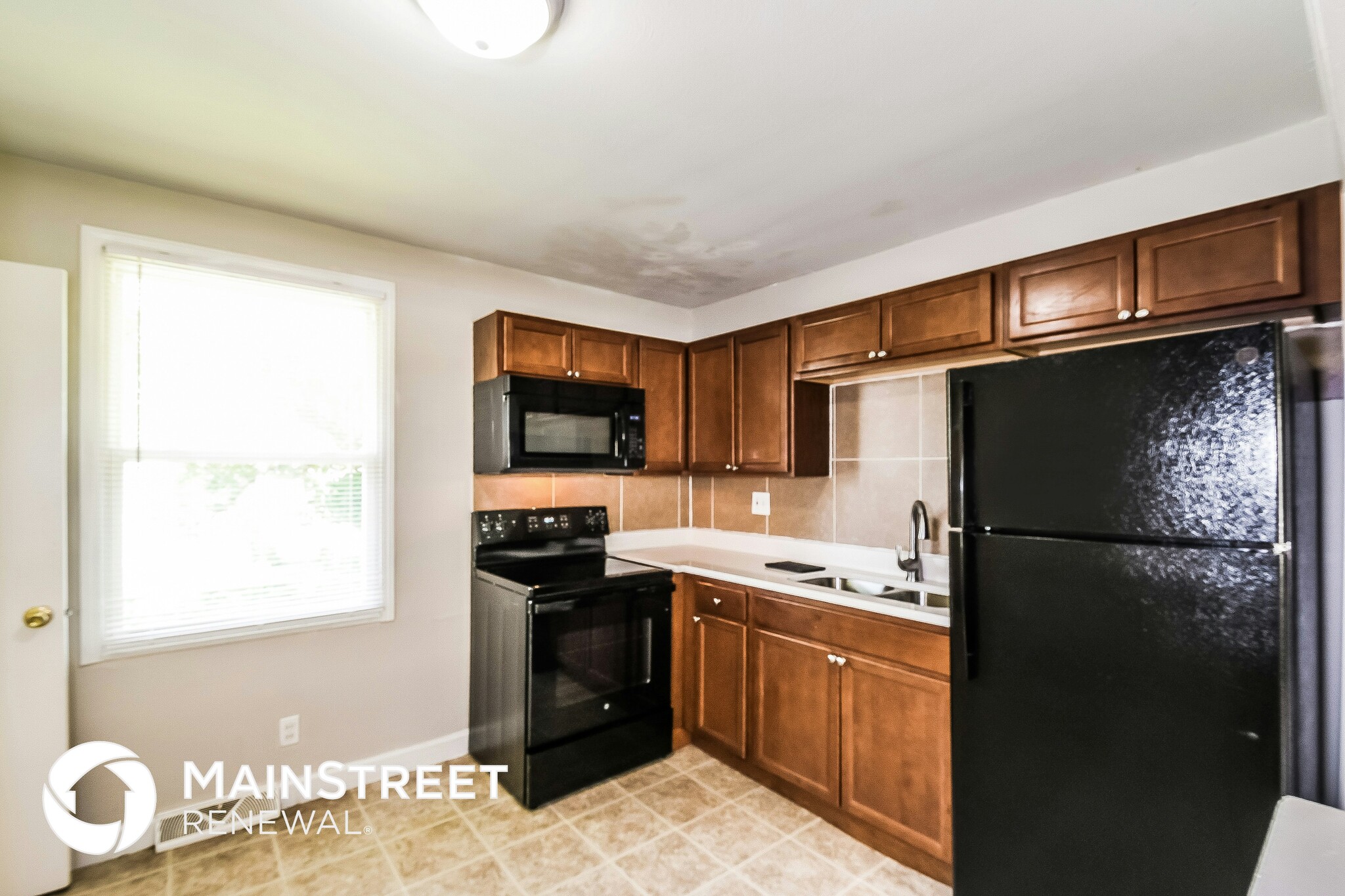 Building Photo - 9839 Monarch Dr