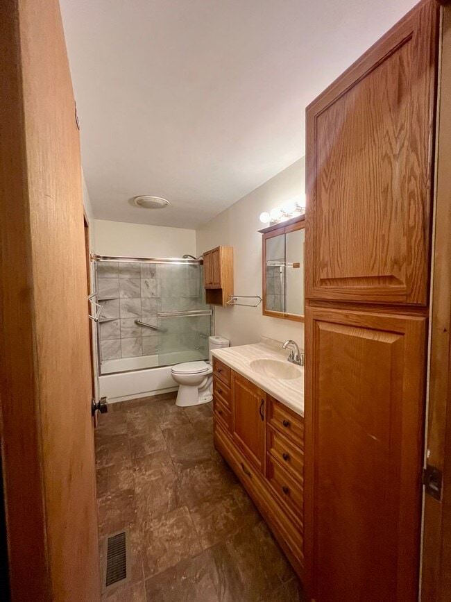 Building Photo - Dunlap Ave 4018-