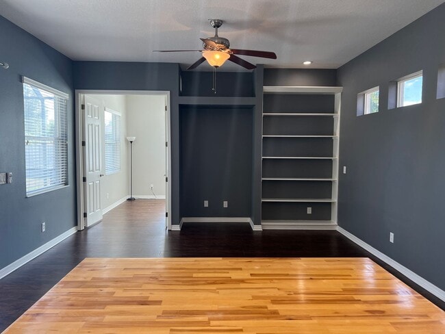 Building Photo - 3 Bedroom 2 Bath Single Family Home