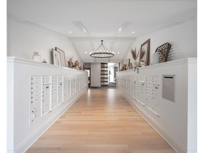 Building Photo - 12610 Ridgedale Dr