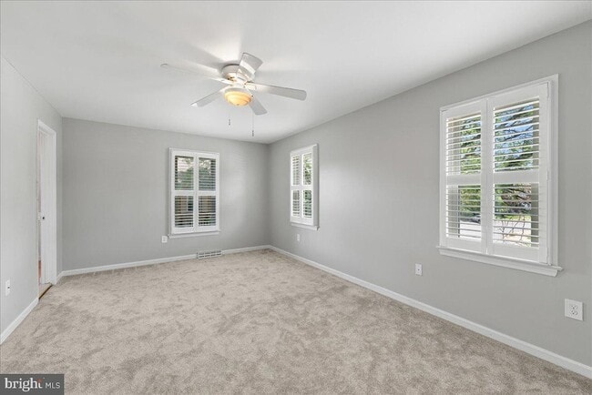 Building Photo - 4527 Sawgrass Ct