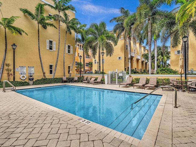 Building Photo - 2329 Vintage Dr