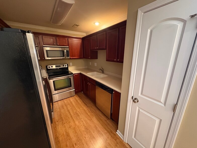 Building Photo - 163 Browns Rd