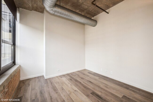 Building Photo - 130 S Canal St