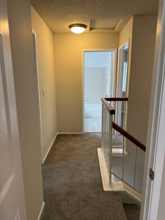 Building Photo - Updated 3 Bedroom 2.5 Bath 2 Story Condo F...