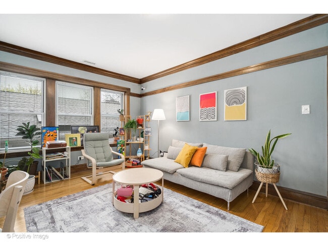 Building Photo - 1462 W Warner Ave