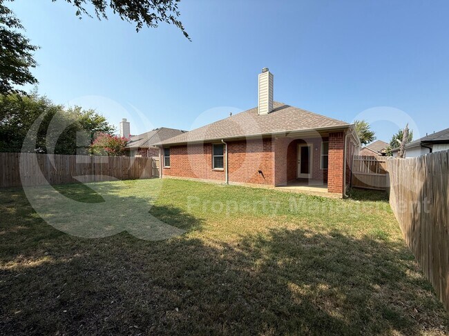Building Photo - 2716 Watercress Dr