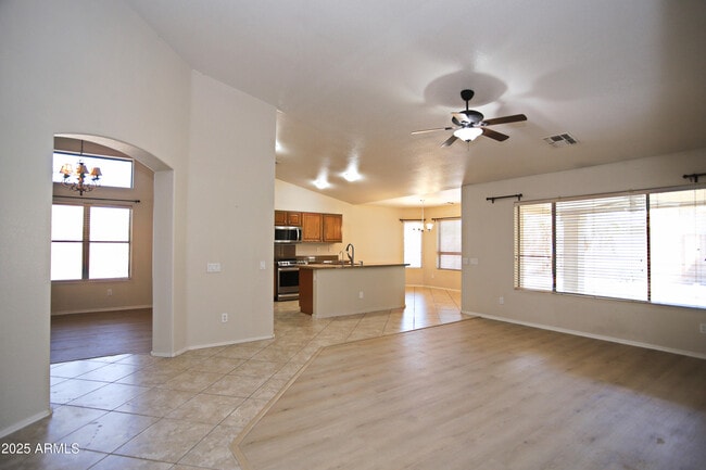 Building Photo - 4953 S Moss Dr