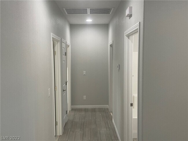 Building Photo - 4966 Andover Dr