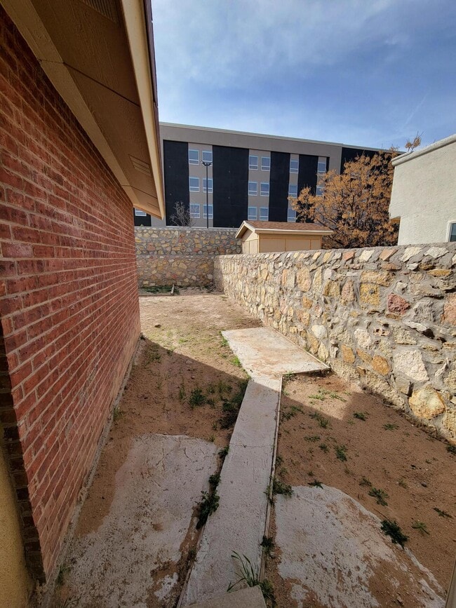 Building Photo - 3605 Tierra Zafiro Dr