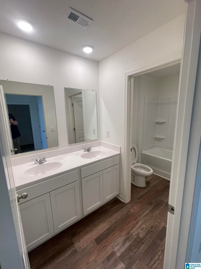 Building Photo - 2549 Rice Creek Ln