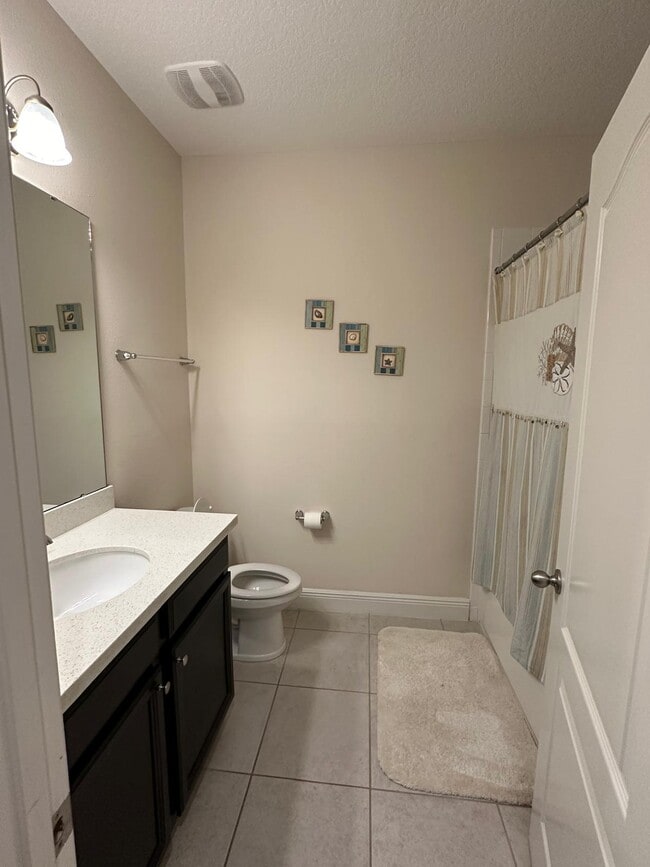 Building Photo - 6549 Calamondin Dr
