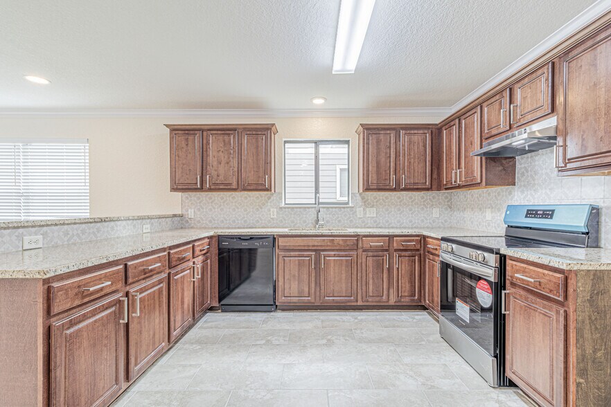 Building Photo - 11427 Creek Eagle