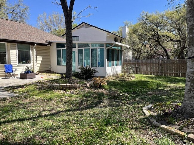 Building Photo - 6401 Woodcrest Dr