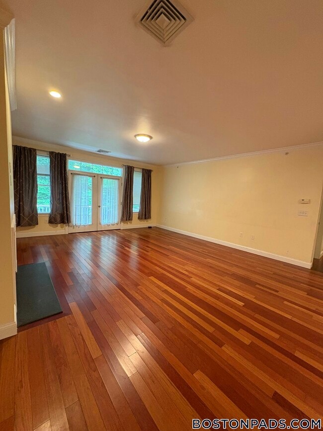 Building Photo - 83 Fairmount Ave