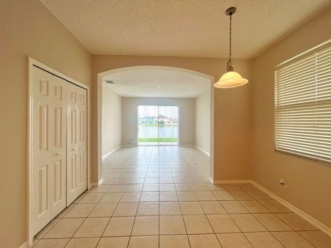 Building Photo - Spacious 4-Bedroom, 2-Bathroom Home for Re...