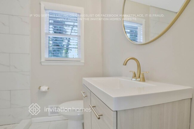 Building Photo - 3715 Wisteria Ln SW