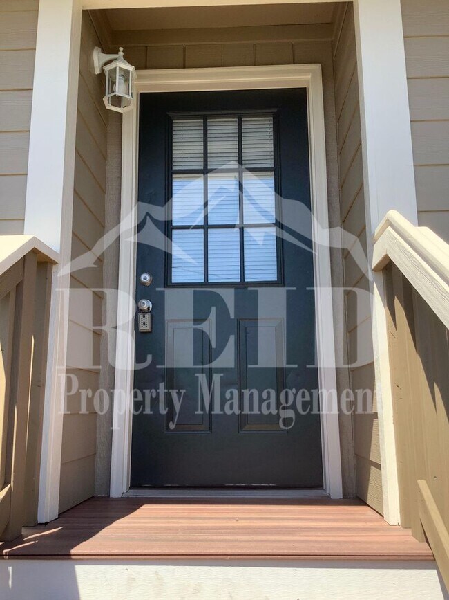 Building Photo - 1054 Callahan Dr