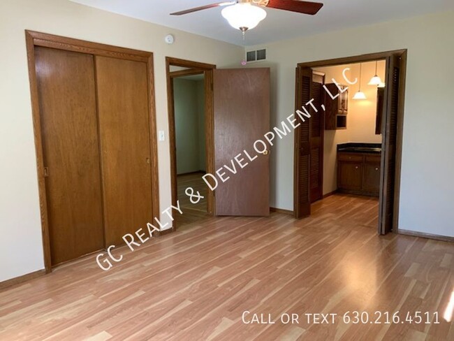 Building Photo - ***SINGLE FAMILY RANCH / 3 BDRM / 2.5 BTH ...