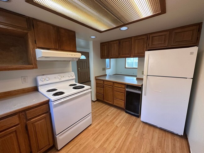 Building Photo - SeaTac rambler ready for its next residents!