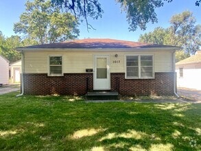 Building Photo - 2 Bedroom and 1 Bathroom House For Rent; A...