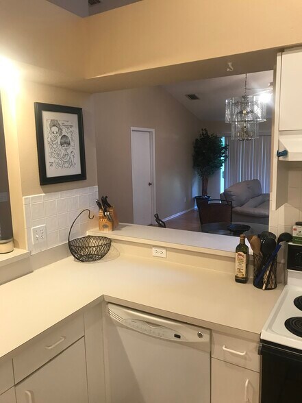 Building Photo - 3666 Amelia Way