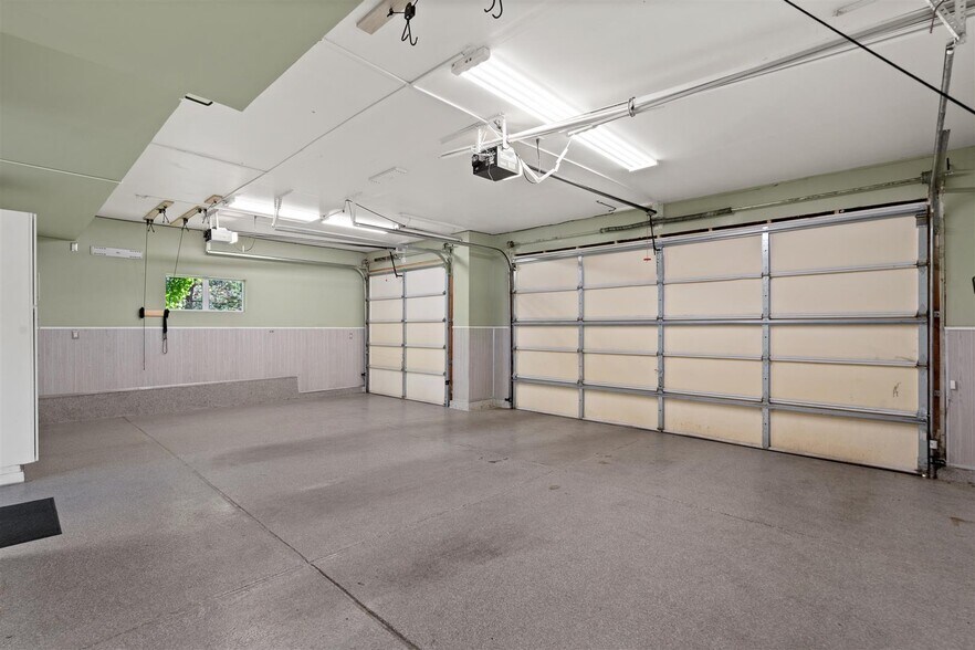 Oversized 3-car garage with dual openers - 4144 Lost Canyon Drive