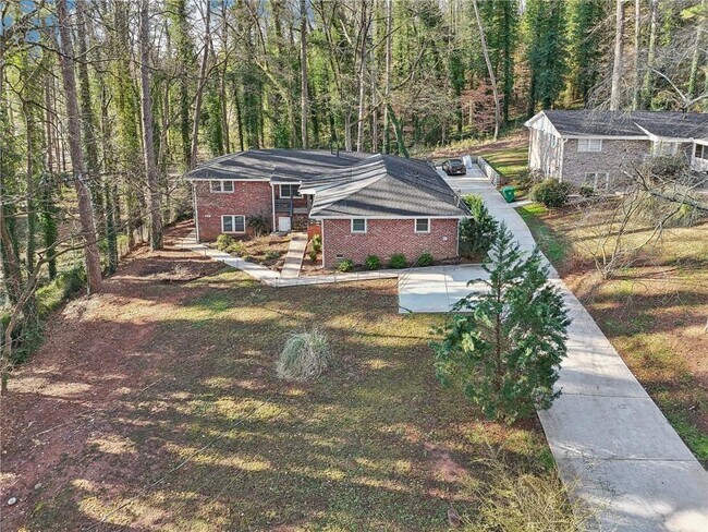 Building Photo - 2897 White Oak Dr