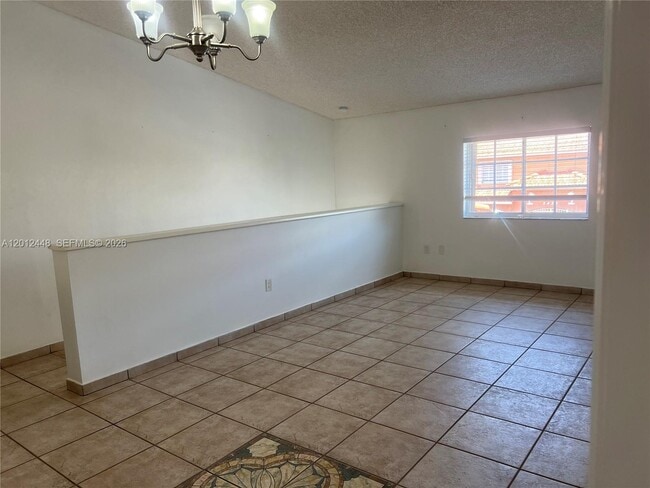 Building Photo - 2425 W 76th St