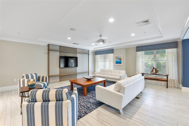 Building Photo - 625 Casa Loma Blvd